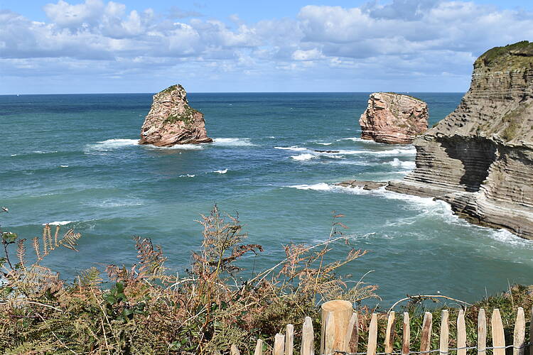 rochers des deux jumeaux hendaye